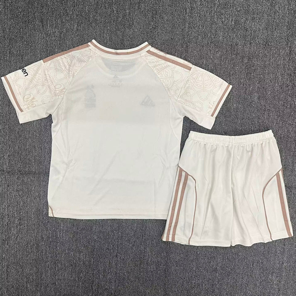 Jersey 2025/26 Nottingham Forest Visitante Manga corta Niño
