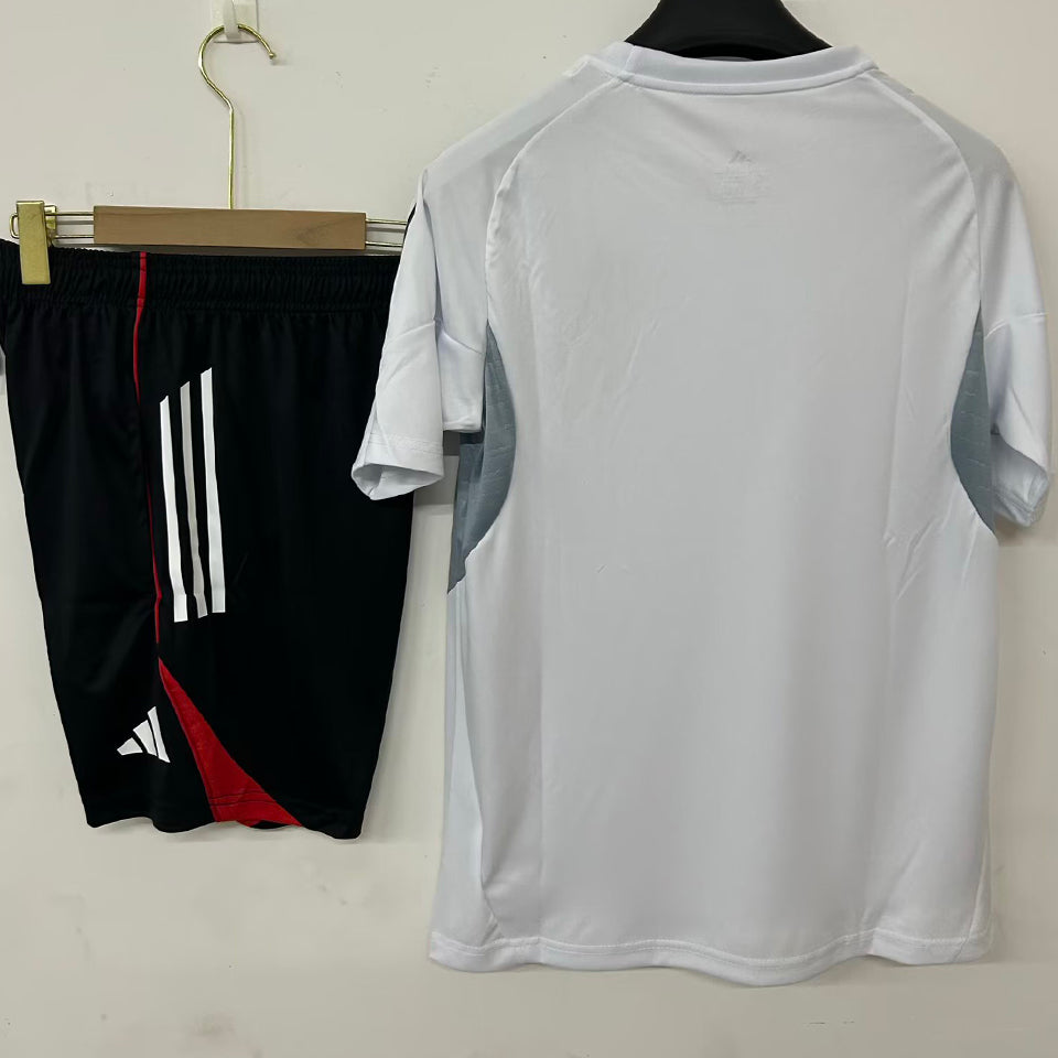 conjunto entrenamiento 2025/26 benfica