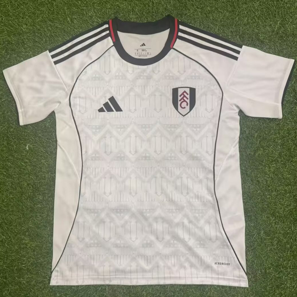 Jersey 2025/26 Fulham Local Manga corta Versión Fan