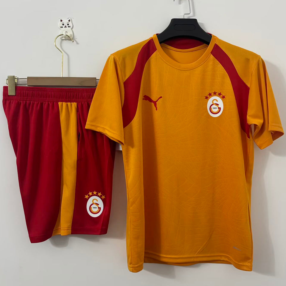 conjunto entrenamiento 2026/27 galatasaray