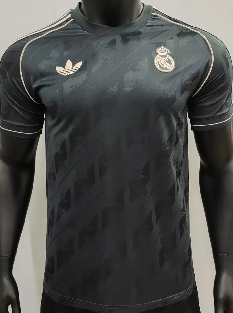 Jersey 2025 Real Madrid Especial Manga corta Versión Jugador Retro